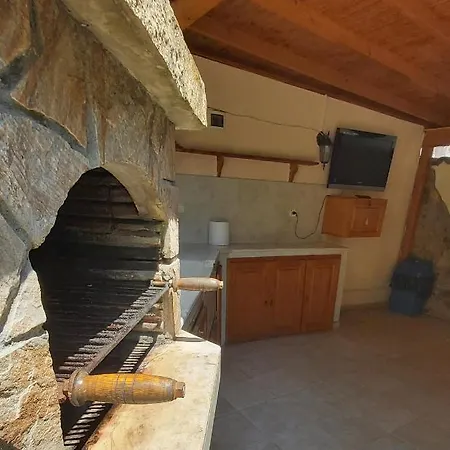 Отель Iceberg Равда