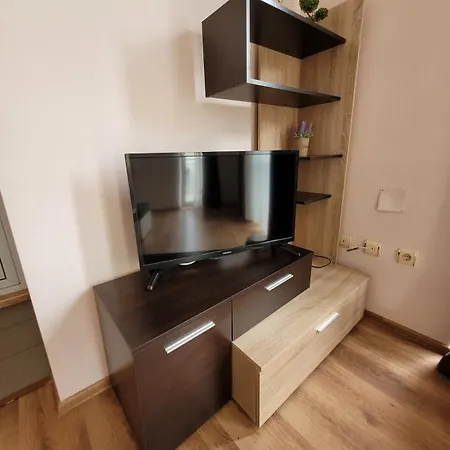 Отель Iceberg Равда